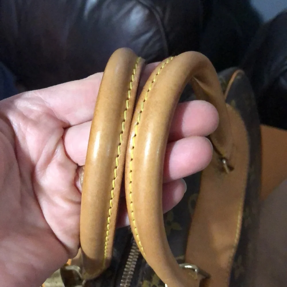 Louis Vuitton Deuville - Picture 9 of 17